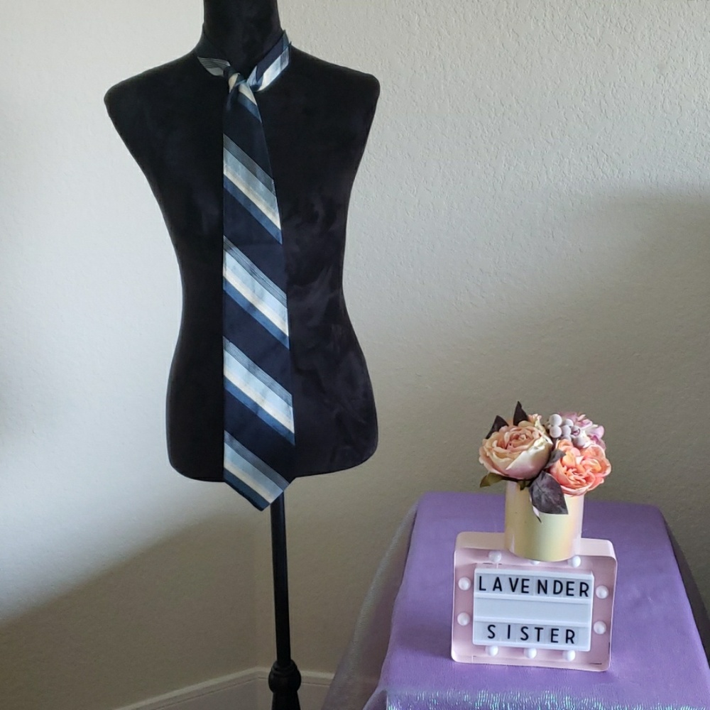 Only Worn Once! Men's Diagonal Striped Tie